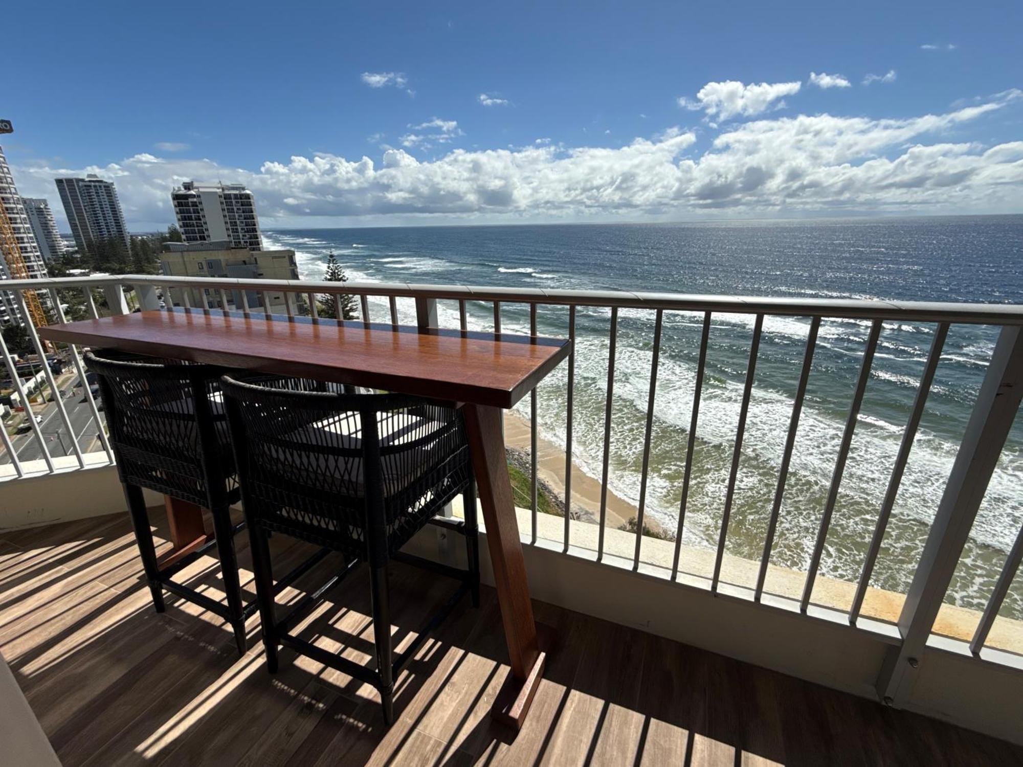 Absolutely Stunning! On The !!! * Gold Coast