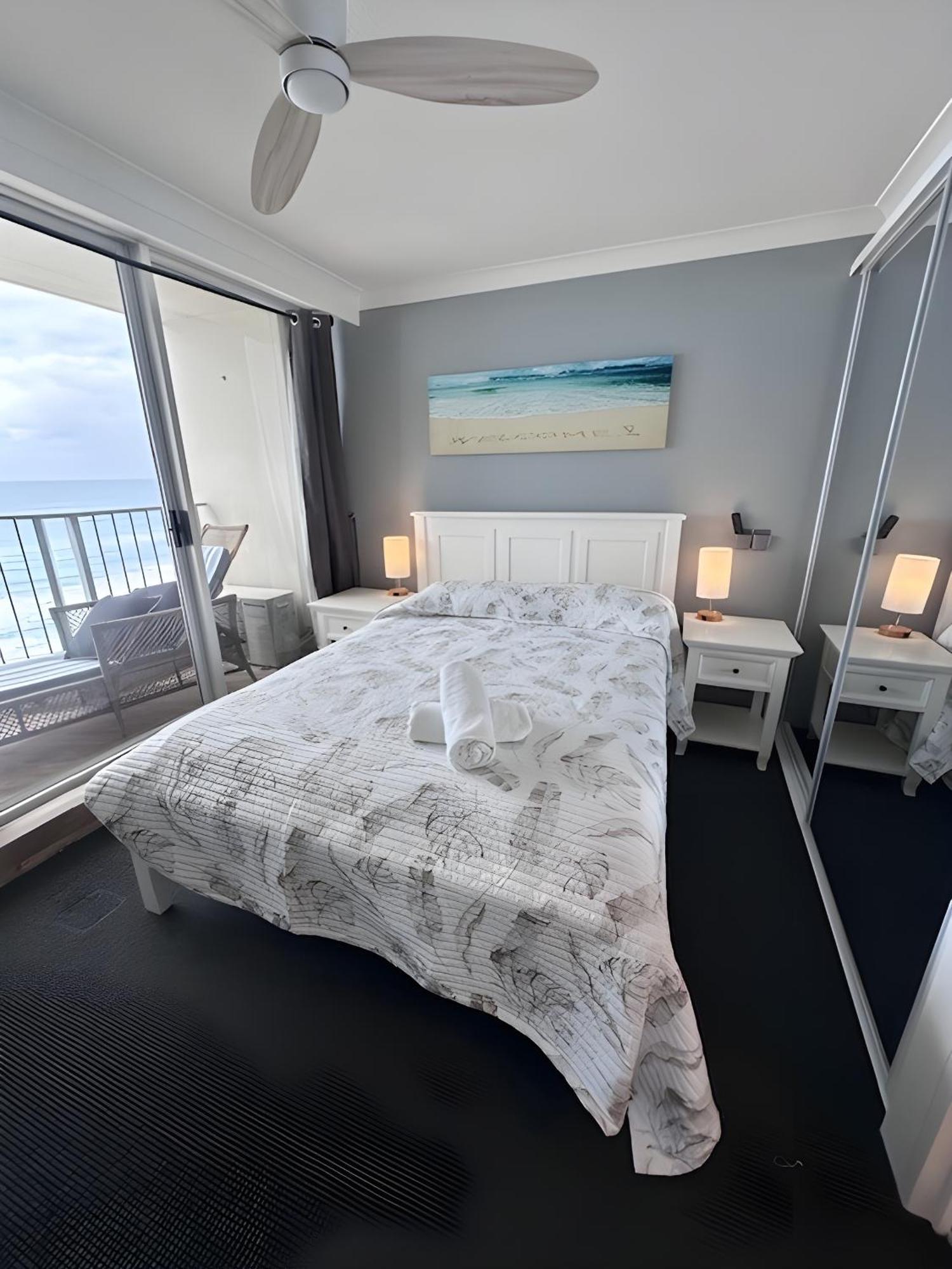 Absolutely Stunning! On The !!! Gold Coast