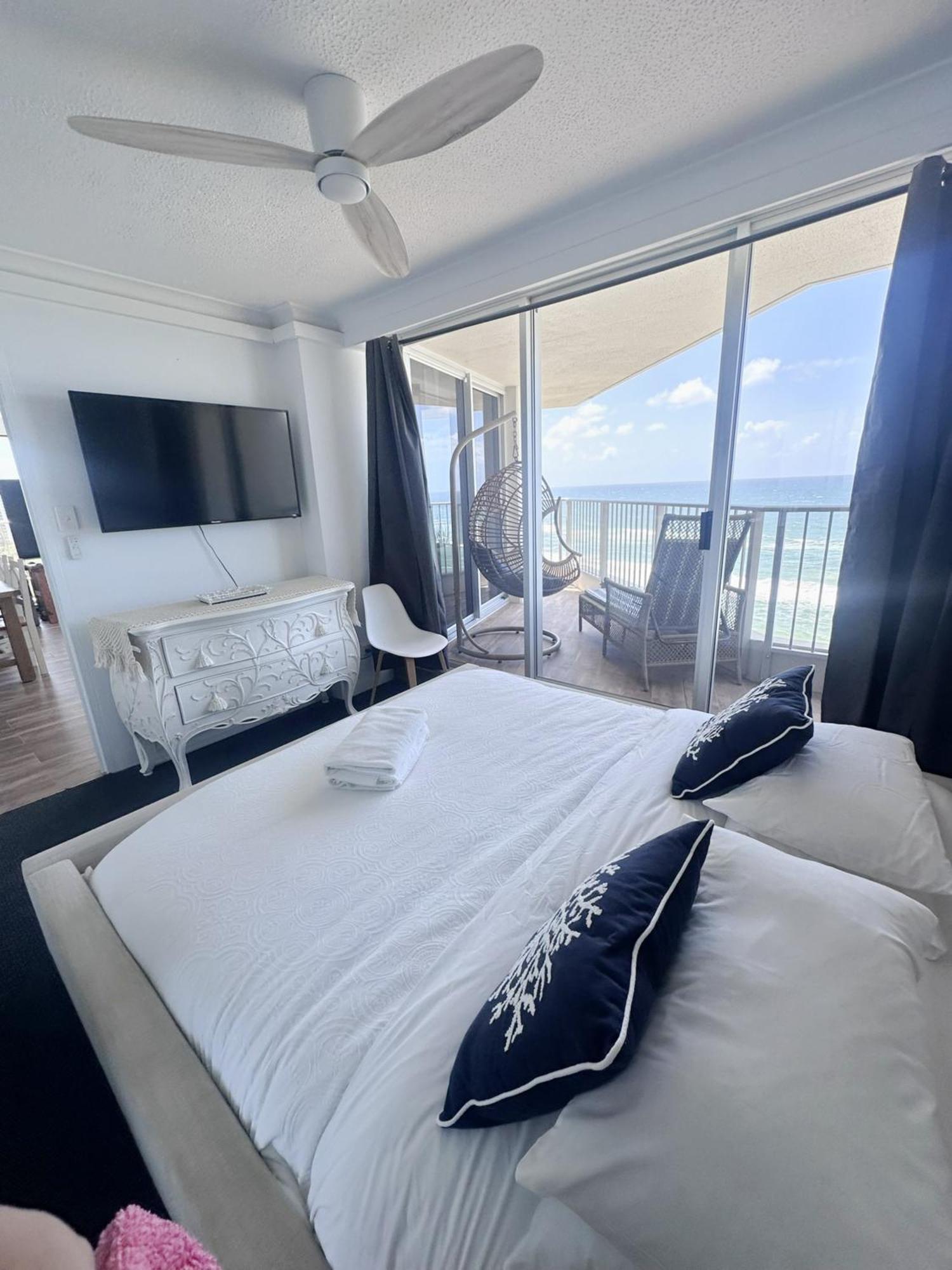 Apartment Absolutely Stunning! On The !!!